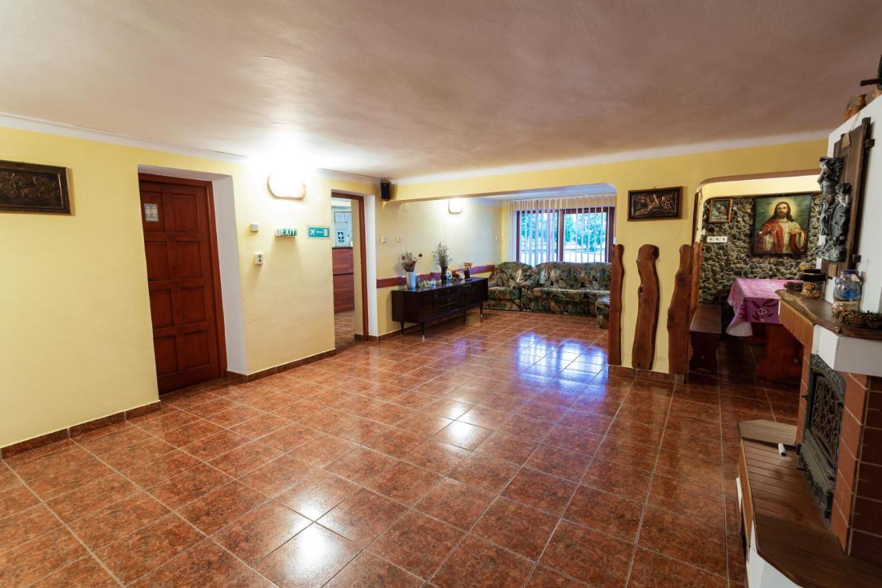 Pensiunea Casa Porojan Május 1. üdülő Kültér fotó